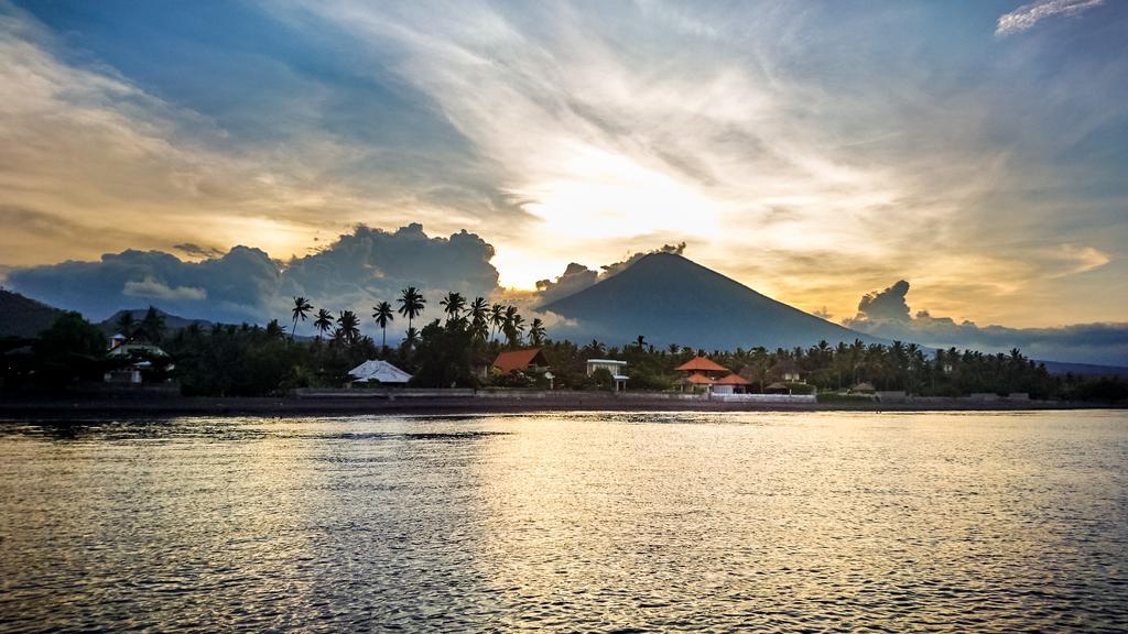 Villa Agung Amed Exterior photo